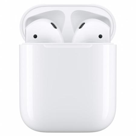 Apple AirPods наушники в зарядном футляре